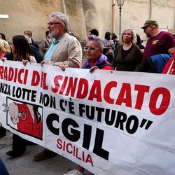 AFROCHE. Fotografie di Giulio Azzarello ©2024. AFROCHE. Fotografie di Giulio Azzarello ©2024.