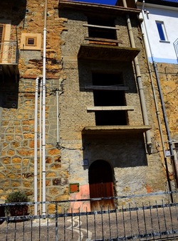 CASTEL di TUSA fotografie di Giulio Azzarello &copy;2019.