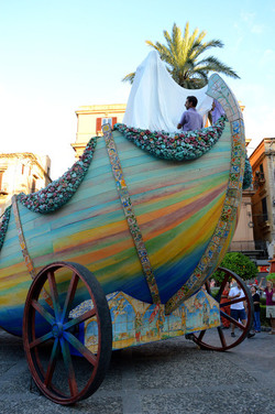 SANTA ROSALIA il festino della patrona di Palermo alcuni momenti. Fotografie di Giulio Azzarello ©2014. SANTA ROSALIA il festino della patrona di Palermo alcuni momenti. Fotografie di Giulio Azzarello ©2014.