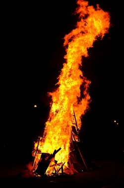 LA VAMPA DI SAN GIUSEPPE a Palermo. Fotografie di Giulio Azzarello ©2018. LA VAMPA DI SAN GIUSEPPE a Palermo. Fotografie di Giulio Azzarello ©2018.