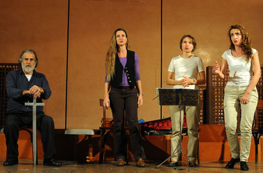 CARLO MAGNO spettacolo epico di e con Mimmo Cuticchio. Fotografie di Giulio Azzarello &copy;2014.