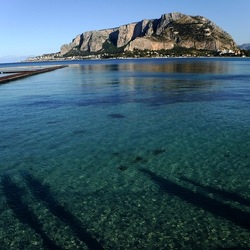 MONDELLO fotografie di Giulio Azzarello &copy;2020.
