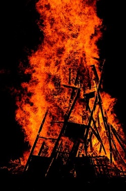 LA VAMPA DI SAN GIUSEPPE a Palermo. Fotografie di Giulio Azzarello ©2018. LA VAMPA DI SAN GIUSEPPE a Palermo. Fotografie di Giulio Azzarello ©2018.