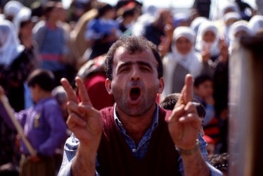 NEWROZ marzo 2001. Curdistan turco. Fotografie di Giulio Azzarello ©2001 2022. NEWROZ marzo 2001. Curdistan turco. Fotografie di Giulio Azzarello ©2001 2022.