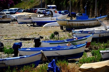 BARCHE da PESCA fotografie di Giulio Azzarello © 2019. BARCHE da PESCA fotografie di Giulio Azzarello © 2019.