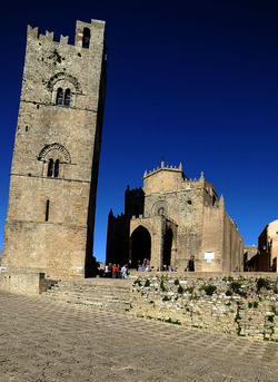 ERICE e il suo QUARTIERE SPAGNOLO.Fotografie di Giulio Azzarello &copy;2014.