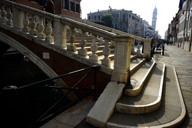VENEZIA fotografie di Giulio Azzarello ©2022.
