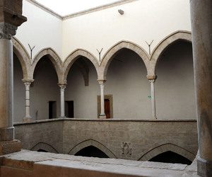 LOGGIATO arabo normanno allo Steri di Palermo. Fotografie di Giulio Azzarello &copy;2014.