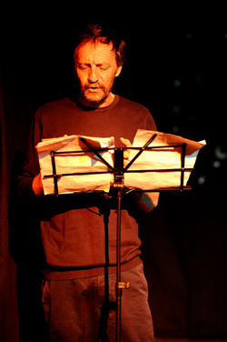 CLOCHARD uno spettacolo di e con Ludovico Caldarera. Fotografie di Giulio Azzarello &copy;2017.