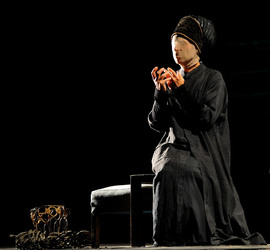 TEATRO stabile BIONDO di Palermo. Primo spettacolo stagione 2015 2106. Foto di Giulio Azzarello &copy;.