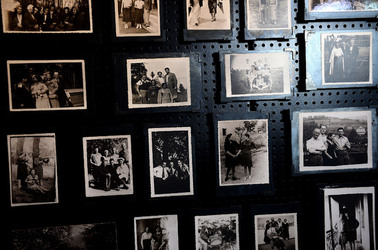 AUSCHWITZ BIRKENAU il percorso della memoria e i documenti. Fotografie di Giulio Azzarello &copy;2016.