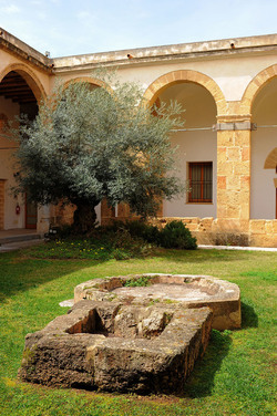MUSEO DIOCESANO di Marsala. Fotografie di Giulio Azzarello &copy;2014.