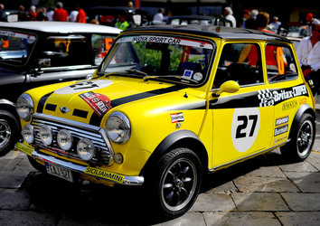 RADUNO di auto classiche MiniCooper. Fotografie di Giulio Azzarello &copy;2016.