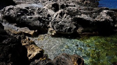 BAIA DEL CORALLO. Fotografie di Giulio Azzarello &copy;2022.