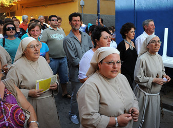 PROCESSIONE RELIGIOSA DEL MARE a Linosa. Fotografie di Giulio Azzarello ©2014. PROCESSIONE RELIGIOSA DEL MARE a Linosa. Fotografie di Giulio Azzarello ©2014.
