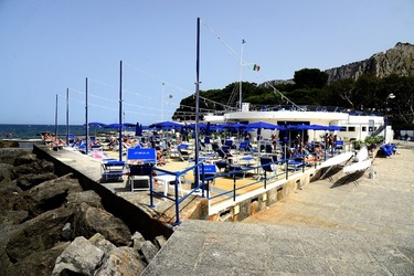 MONDELLO. Fotografe di Giulio Azzarello &copy;2023.