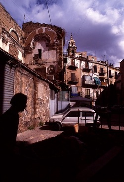 VUCCIRIA anni 90. Fotografie di Giulio Azzarello &copy;2022.