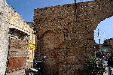 CASTELLO di Mare dolce a Palermo archeo sito arabo normanno panoramiche e particolari. Fotografie di Giulio Azzarello &copy;2014.