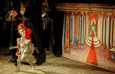 OPERA DEI PUPI di Mimmo Cuticchio in uno spettacolo natalizio a Palermo. Fotografie di Giulio Azzarello ©2014. OPERA DEI PUPI di Mimmo Cuticchio in uno spettacolo natalizio a Palermo. Fotografie di Giulio Azzarello ©2014.