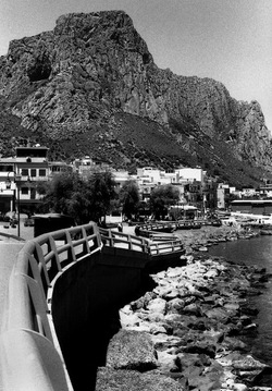 BIANCO NERO. Fotografie di Giulio Azzarello ©2021. BIANCO NERO. Fotografie di Giulio Azzarello ©2021.