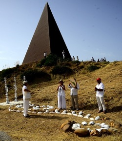 FIUMARA D ARTE fotografie di Giulio Azzarello ©2019. FIUMARA D ARTE fotografie di Giulio Azzarello ©2019.