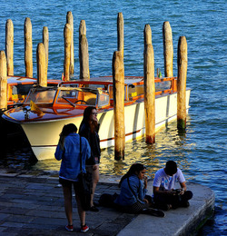 LUNGOMARE di VENEZIA. Fotografie di Giulio Azzarello &copy;2016.