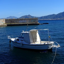 BARCHE. Fotografie di Giulio Azzarello &copy;2022.