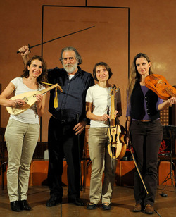 CARLO MAGNO spettacolo epico di e con Mimmo Cuticchio. Fotografie di Giulio Azzarello &copy;2014.