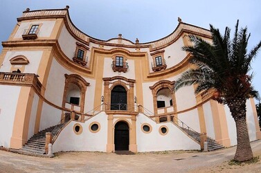 LE VILLE di Bagheria in Sicilia. Fotografie di Giulio Azzarello &copy;2014.