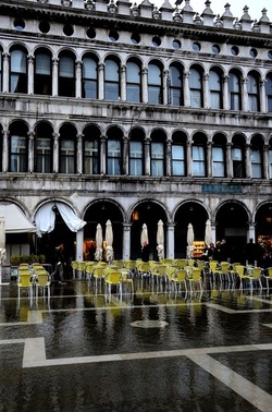 VENEZIA fotografie di Giulio Azzarello &copy;2022.