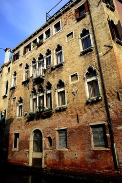 VENEZIA fotografie di Giulio Azzarello ©2022.