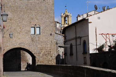 VITERBO e il suo centro storico. Fotografie di Giulio Azzarello &copy;2014.