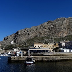 ISOLA. Fotografie di Giulio Azzarello &copy;2024.