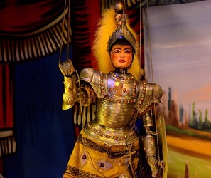 OPERA dei PUPI di Mimmo e Giacomo Cuticchio. Fotografia di Giulio Azzarello ©2020. OPERA dei PUPI di Mimmo e Giacomo Cuticchio. Fotografia di Giulio Azzarello ©2020.