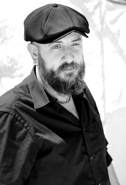 ALESSIO BOSCO artista musicista compositore. Fotografie di Giulio Azzarello &copy;2018.