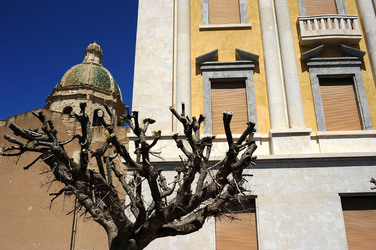 TRAPANI il centro storico il porto il mare la colombaia. Fotografie di Giulio Azzarello ©2014. TRAPANI il centro storico il porto il mare la colombaia. Fotografie di Giulio Azzarello ©2014.