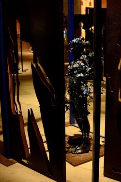 VENEZIA installazione nigeriana inizio Arsenale. Biennale Arch. Cont.. Fotografie di Giulio Azzarello &copy;2022.