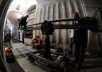 Le CATACOMBE di Palermo documentario film. Fotografie di scena e set di Giulio Azzarello &copy;2014.