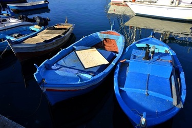BARCHE da PESCA fotografie di Giulio Azzarello ©2019. BARCHE da PESCA fotografie di Giulio Azzarello ©2019.