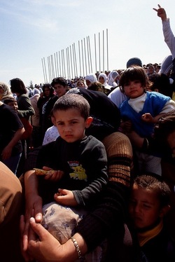NEWROZ marzo 2001. Curdistan turco. Fotografie di Giulio Azzarello ©2001 2022. NEWROZ marzo 2001. Curdistan turco. Fotografie di Giulio Azzarello ©2001 2022.
