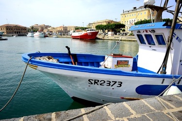 BARCHE da PESCA fotografie di Giulio Azzarello &copy;2019.