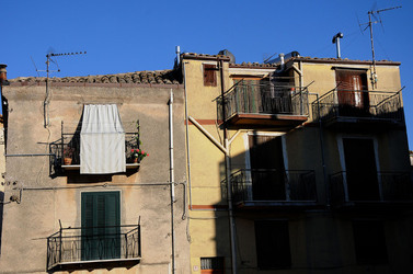 POLIZZI GENEROSA in Sicilia. Fotografie di Giulio Azzarello ©2014. POLIZZI GENEROSA in Sicilia. Fotografie di Giulio Azzarello ©2014.
