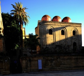 CENTRO STORICO di PALERMO. Fotografia di Giulio Azzarello &copy;2018.