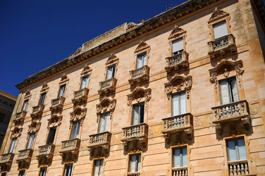 TRAPANI il centro storico il porto il mare la colombaia. Fotografie di Giulio Azzarello ©2014. TRAPANI il centro storico il porto il mare la colombaia. Fotografie di Giulio Azzarello ©2014.