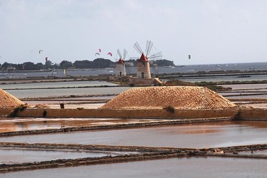 LE SALINE di Trapani in Sicilia. Fotografie di Giulio Azzarello ©2014. LE SALINE di Trapani in Sicilia. Fotografie di Giulio Azzarello ©2014.