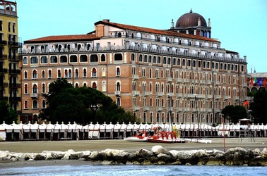LIDO di VENEZIA. Fotografie di Giulio Azzarello ©2018.