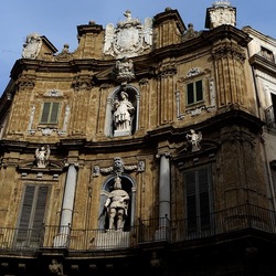 PALERMO. Fotografie di Giulio Azzarello ©2022. PALERMO. Fotografie di Giulio Azzarello ©2022.