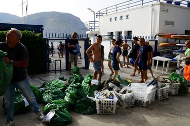 MONDELLO. Fotografe di Giulio Azzarello &copy;2023.