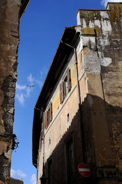 VITERBO e il suo centro storico. Fotografie di Giulio Azzarello &copy;2014.