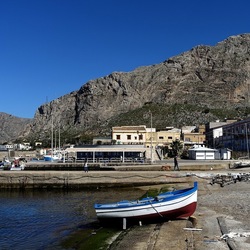 ISOLA. Fotografie di Giulio Azzarello &copy;2024.